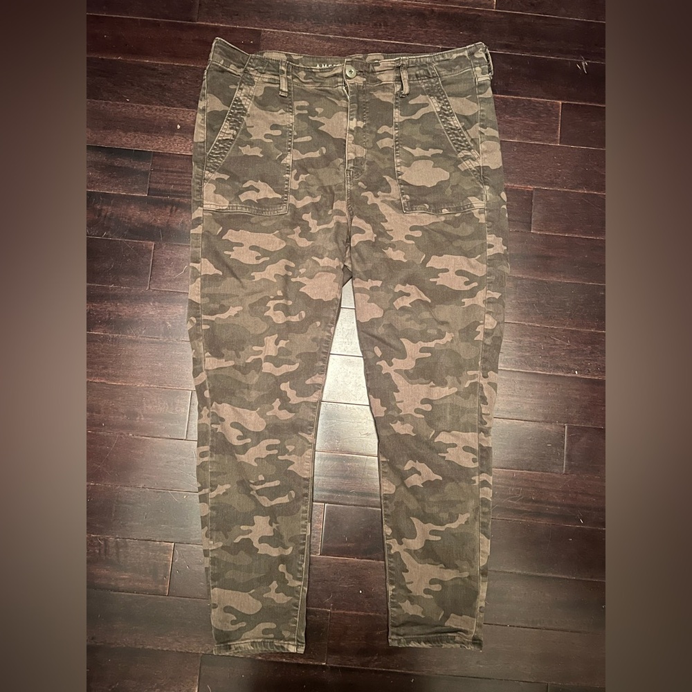 American Eagle Outfitters Camouflage Crop Jeggings